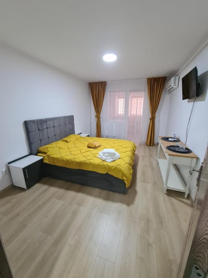 Garsoniera Luxury Kevin Apartment Питещ Екстериор снимка
